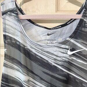 Nike Women's Black and Gray Dri-FIT Tank Top